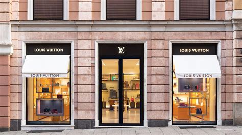 louis vuitton genova prezzi|LOUIS VUITTON .